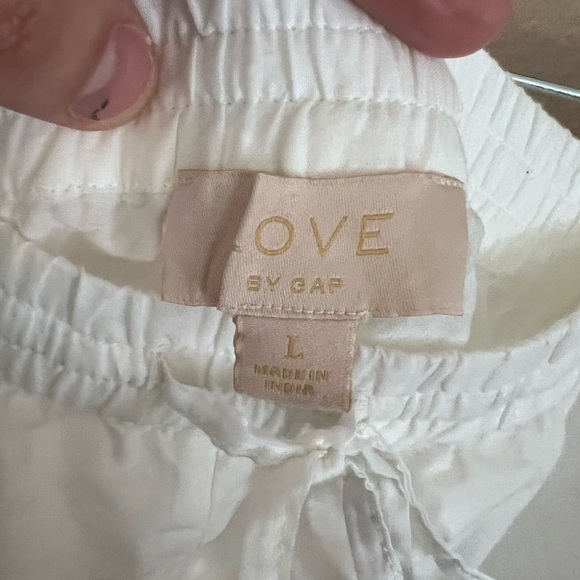 𝅺LOVE by GAP shorts - Picture 5 of 10